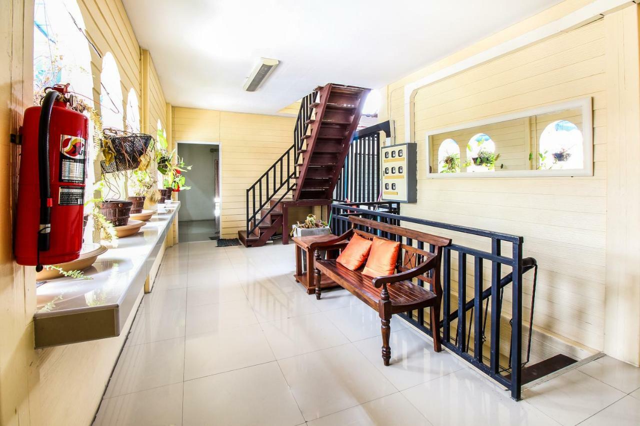 Babo House Bangkok Hotel Buitenkant foto